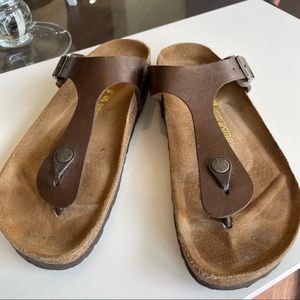 Birkenstock Gizah Narrow Width